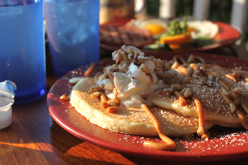 金曜日のスペシャルメニューのパンケーキ