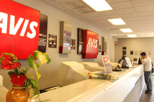AVISレンタカー カフルイ空港営業所
