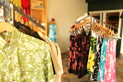 洋服も売っています