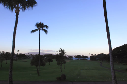 隣接するロイヤル・カアナパリ・ゴルフコース