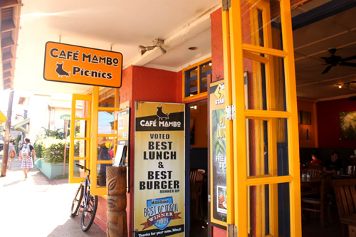 地元の人に愛されているカフェ