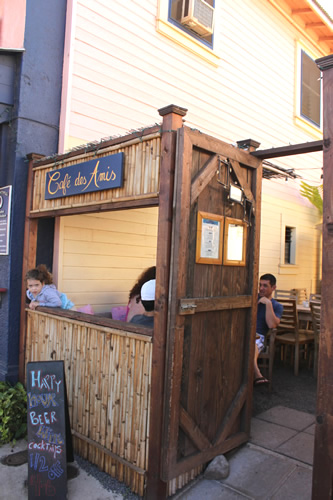 オープンエアーの席もあります