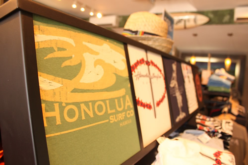 Tシャツのディスプレイがかっこいい♪