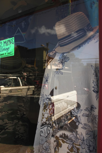 アロハとハットのコーデが渋い