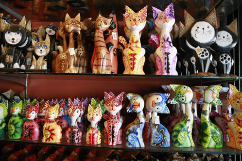 ネコの置物のお土産
