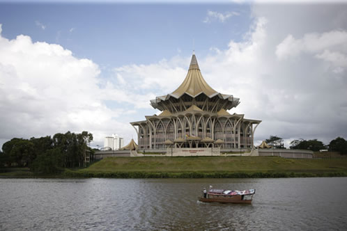 対岸沿いの州立会議所