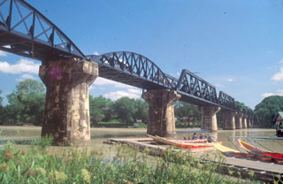 リバークウェー鉄橋