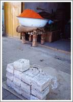 市場のラクダとダナキル砂漠の塩板  １