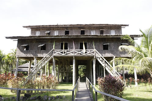 メラナウ族トールハウス