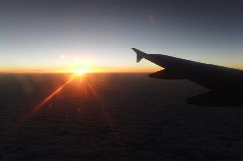 雲海に夕日が沈む