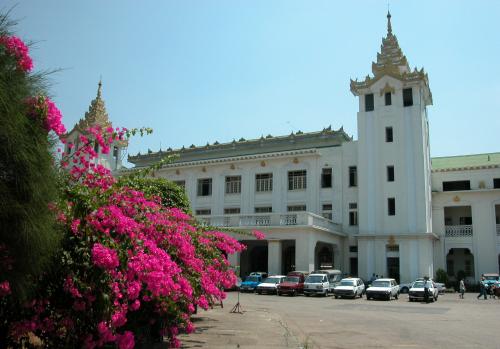 ヤンゴン駅