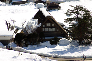 白川郷は連日の晴れ