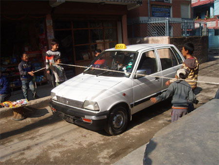 とおせんぼだぞーー！！