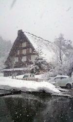 白川郷は冬に逆戻り