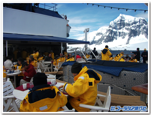 南極クルーズ船デッキ