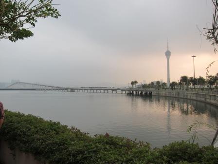 リスボア前の湖