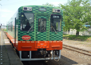真岡鐡道の普通列車はスイカ色