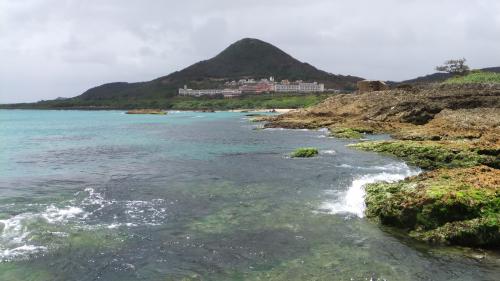 海の色はきれいなブルー