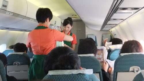 台南行きのフライトはそこそこ満席