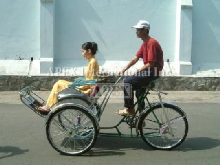 ハノイ市内「シクロ」乗車禁止時間を設定