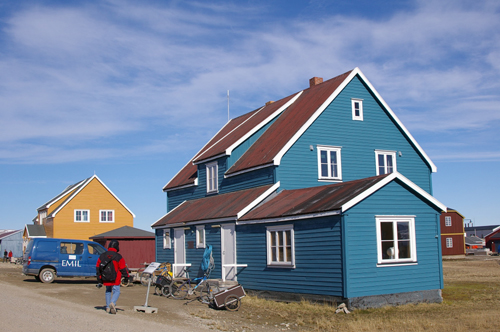 ニー・アルセンのカラフルな建物