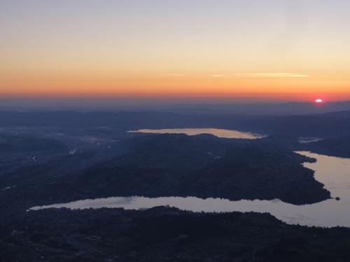 通称ルツェルン湖を見下ろす