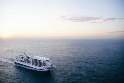 クルーズ客船