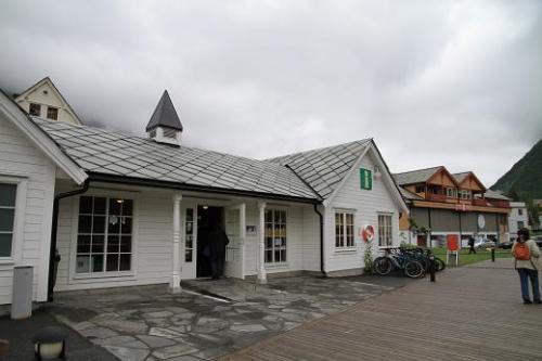 インフォメーション