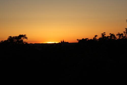 プラハ城に沈む夕陽