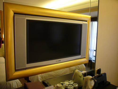 液晶テレビ。ヒュンダイの製品★