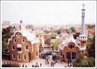 アントニオ・ガウディ  １