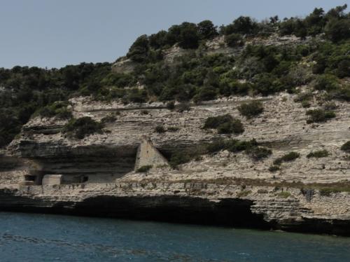 要塞化される入り江の入り口