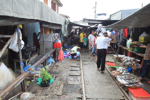 線路上の市場２