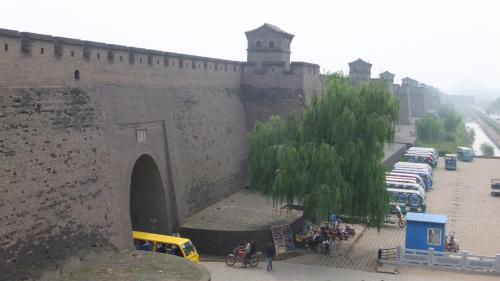 平遥の城壁は当時の状態を残している