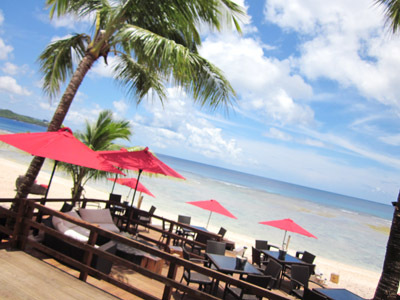 ビーチバー「ザ・ビーチ」