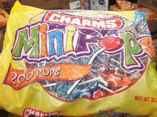 グアムのばらまき土産に最適!スーパーで買えるキャンディー200本入り