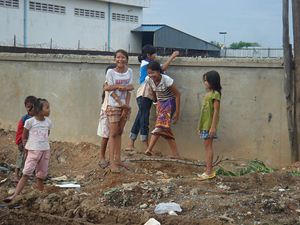 ゴミ山で生きる子どもたち