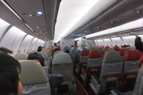 座席は通常の広さ程度ある