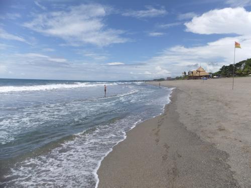 ビーチまで５分。