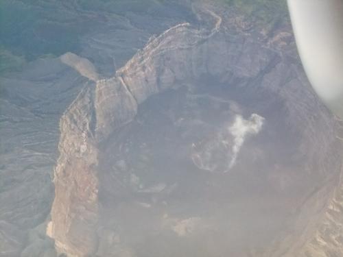 眼下にブロモ山が見える