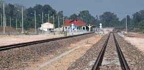 ラオス〜タイ間鉄道運行開始!