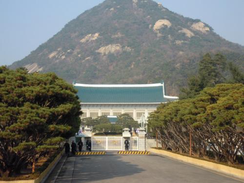 新.年早々、青瓦台ツアー、