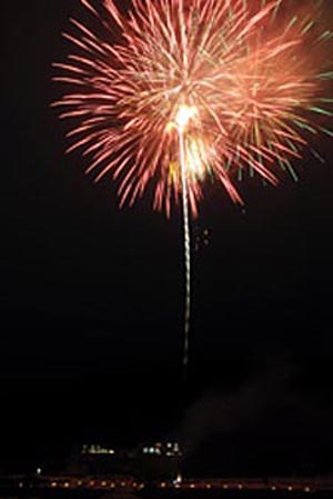 平瀬温泉かってこ花火