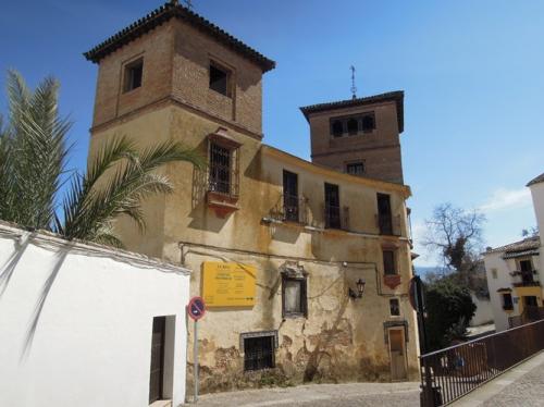 「ムーア人の王の家」への道