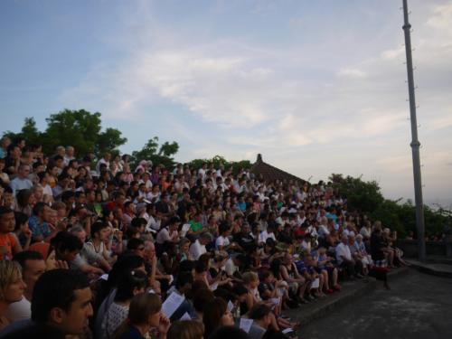 ケチャック 観客いっぱい