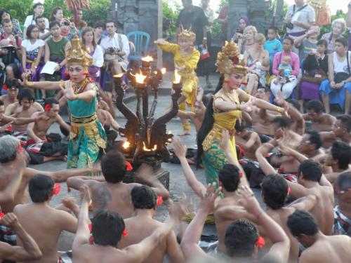 ケチャック 女性