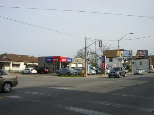 こんな感じのところにあります。