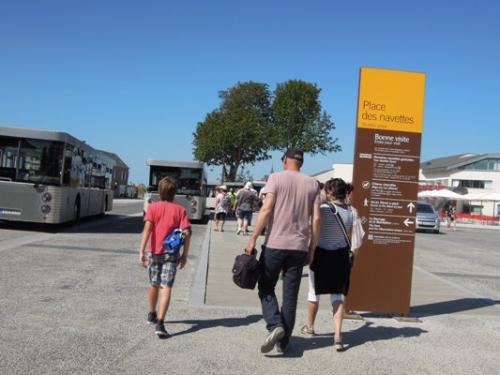 対岸のシャトルバス乗り場