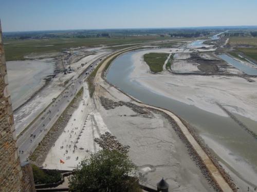 MSMのテラスから橋のルートを見る