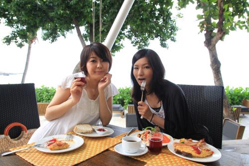 朝食